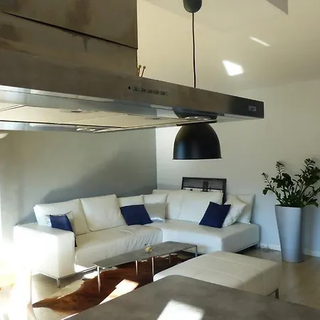 Appartement 2 Bedrooms Port, Balcony, Ac, Toys, Kids Beds Nice