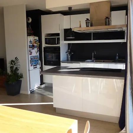 2 Bedrooms Port, Balcony, Ac, Toys, Kids Beds Appartement Nice