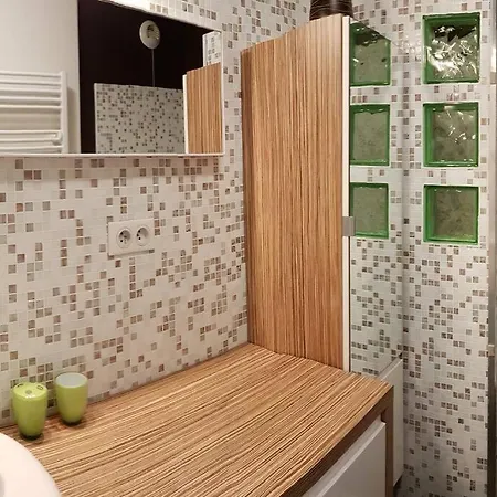 2 Bedrooms Port, Balcony, Ac, Toys, Kids Beds Appartement Nice