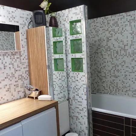 Appartement 2 Bedrooms Port, Balcony, Ac, Toys, Kids Beds *