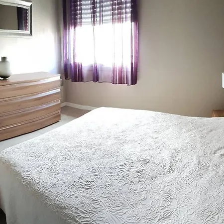 Appartement 2 Bedrooms Port, Balcony, Ac, Toys, Kids Beds *